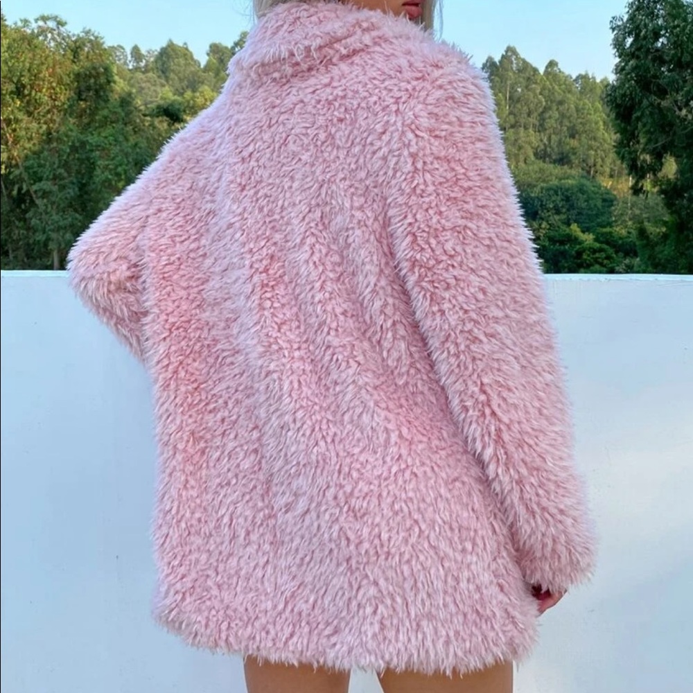 Pink vegan fur coat - Picture 3 of 10